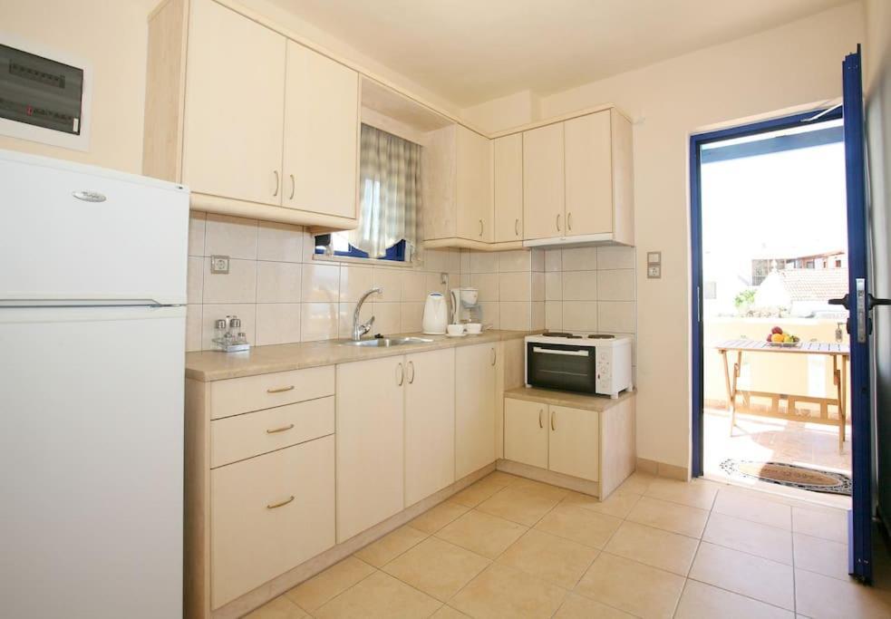On The Beach Apartments Khóra Sfakíon Zewnętrze zdjęcie