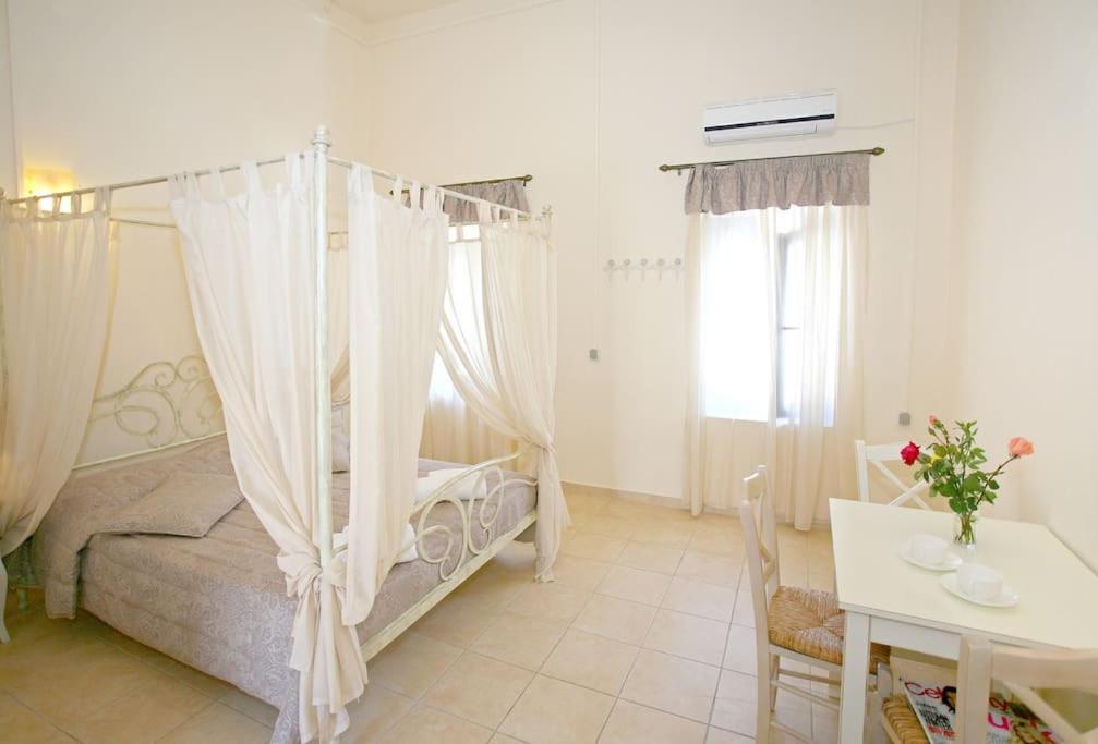 On The Beach Apartments Khóra Sfakíon Zewnętrze zdjęcie